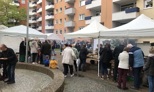 Mitglieder feiern Bauabschluss